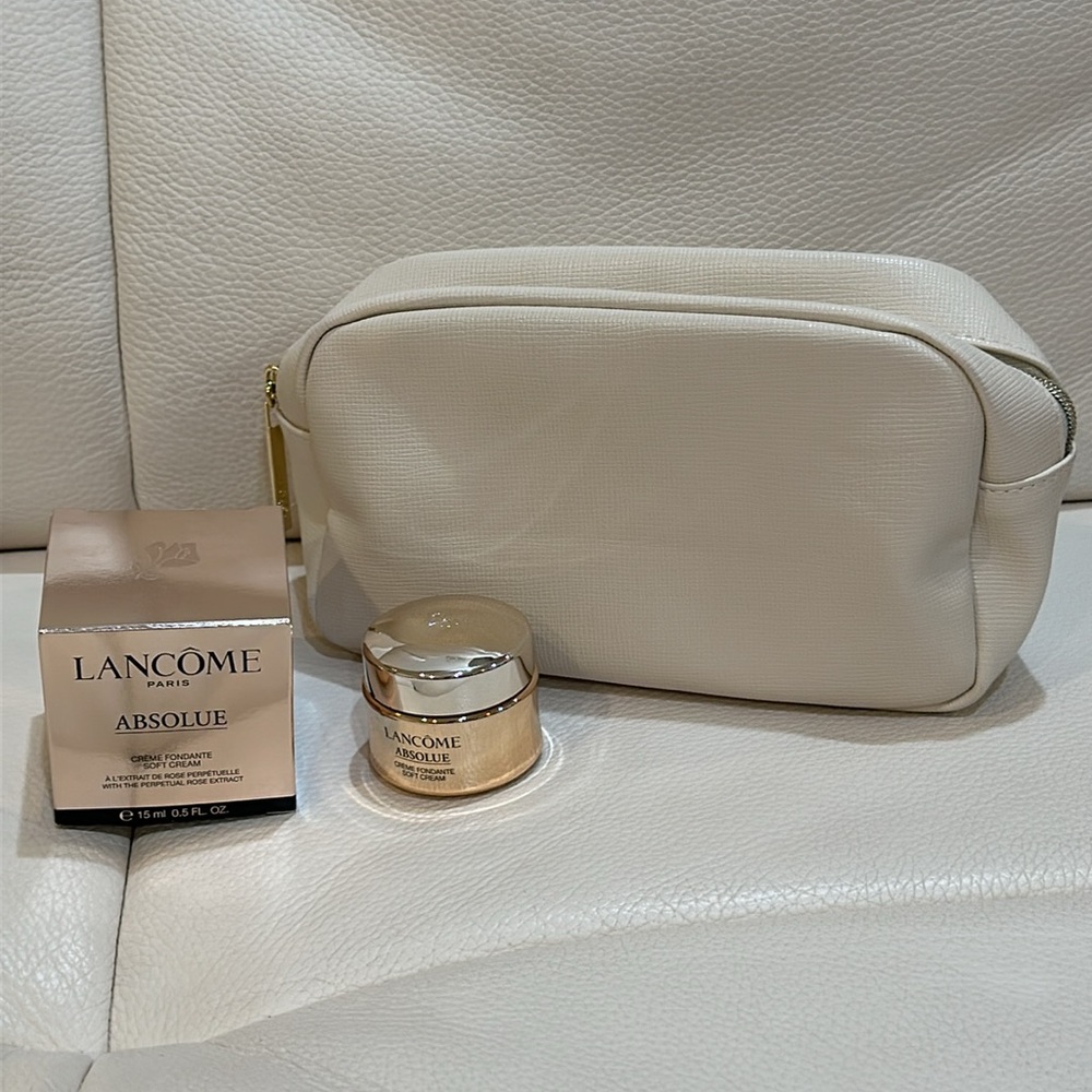 Lancôme Absolue Soft Cream .5 oz/15 ml with White Gold Zip Closure Cosmetic Bag